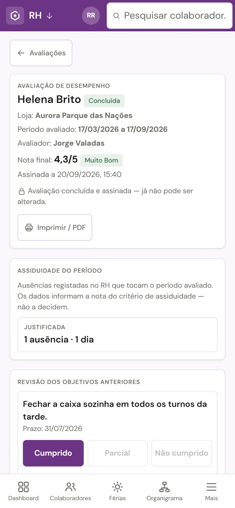 Uma avaliação de desempenho no telemóvel, no ZarvoHUB: a nota final e a faixa, a assiduidade do período e a revisão dos objetivos — concluída, assinada e já sem alterações possíveis.